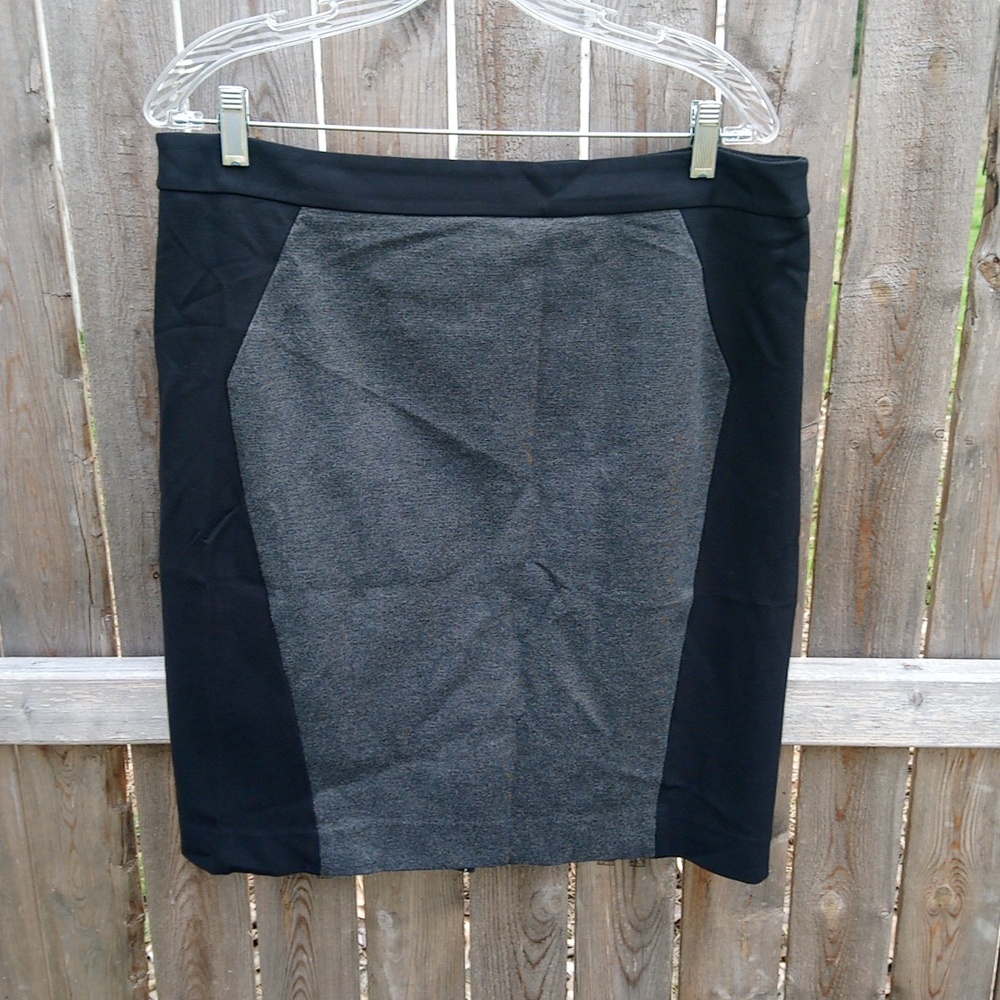 Loft Gray Black Split Back Skirt Zipper Closure